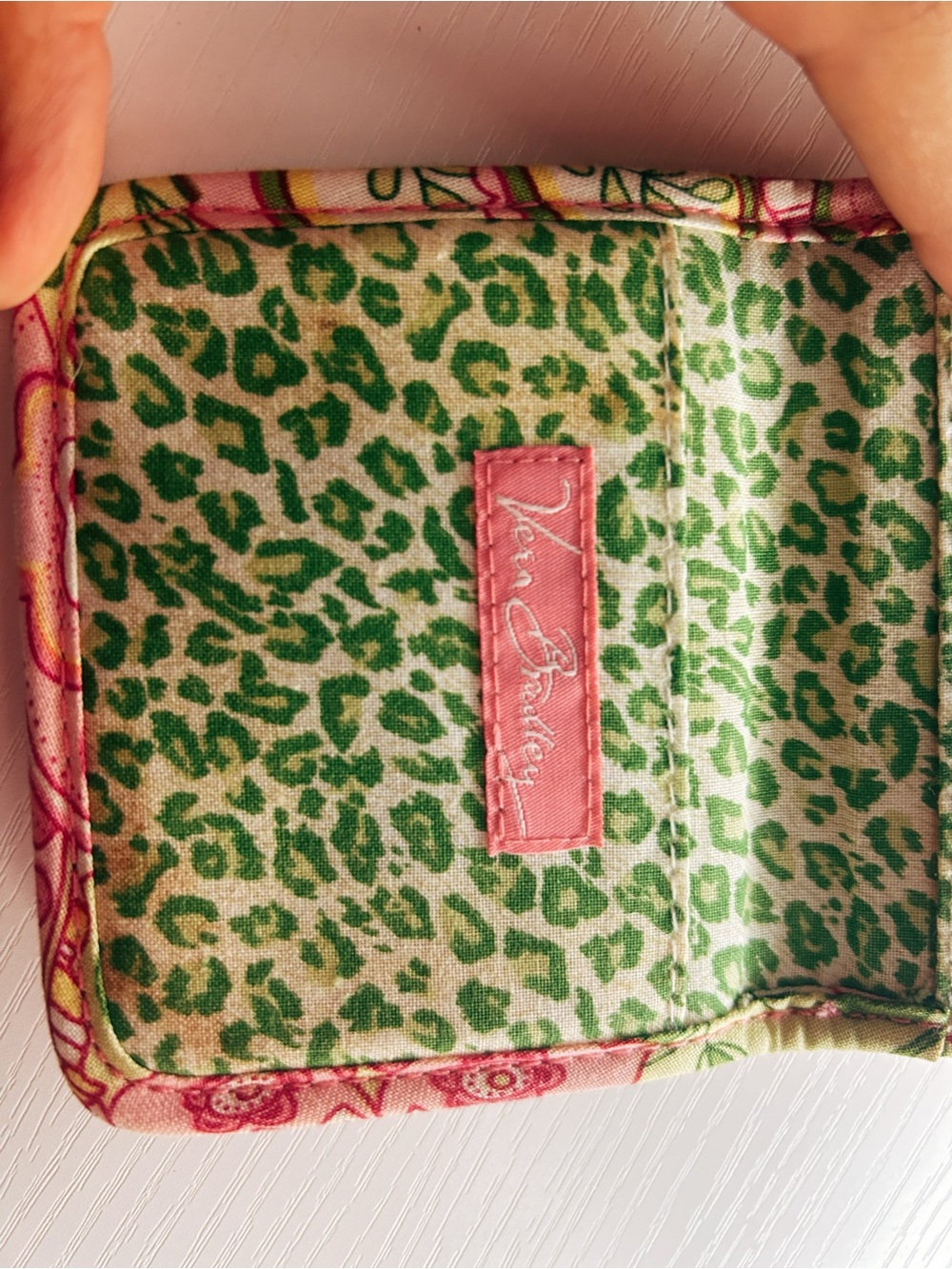 🌟Rare🌟🩷VERA BRADLEY WALLET💚 in petal pink - Picture 3 of 4